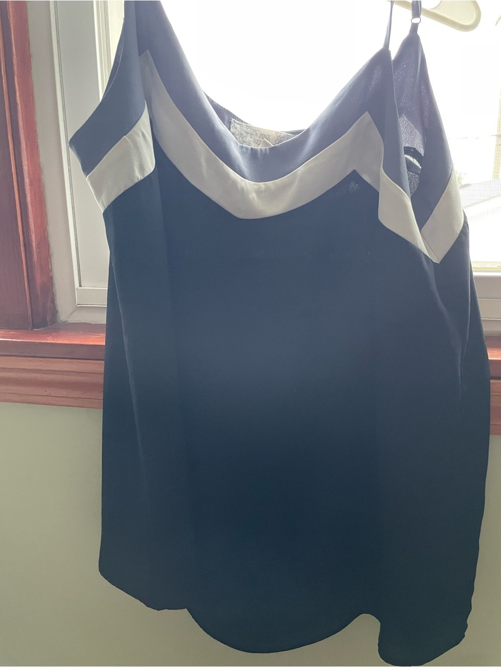 Set of three tank tops - Picture 2 of 7